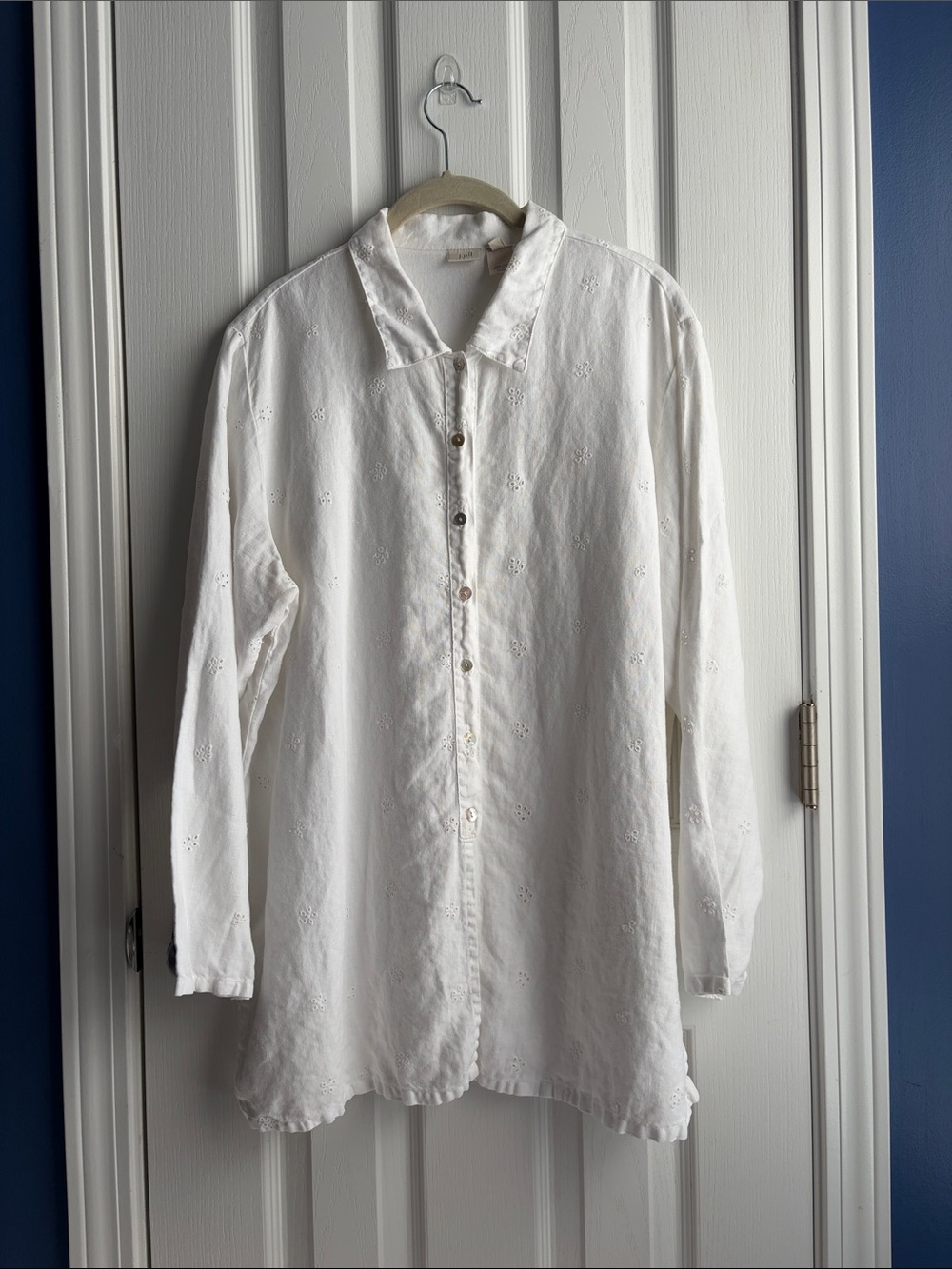 J. Jill 100% Linen White Eyelet Embroidered Button Front Tunic Blouse Shirt M
